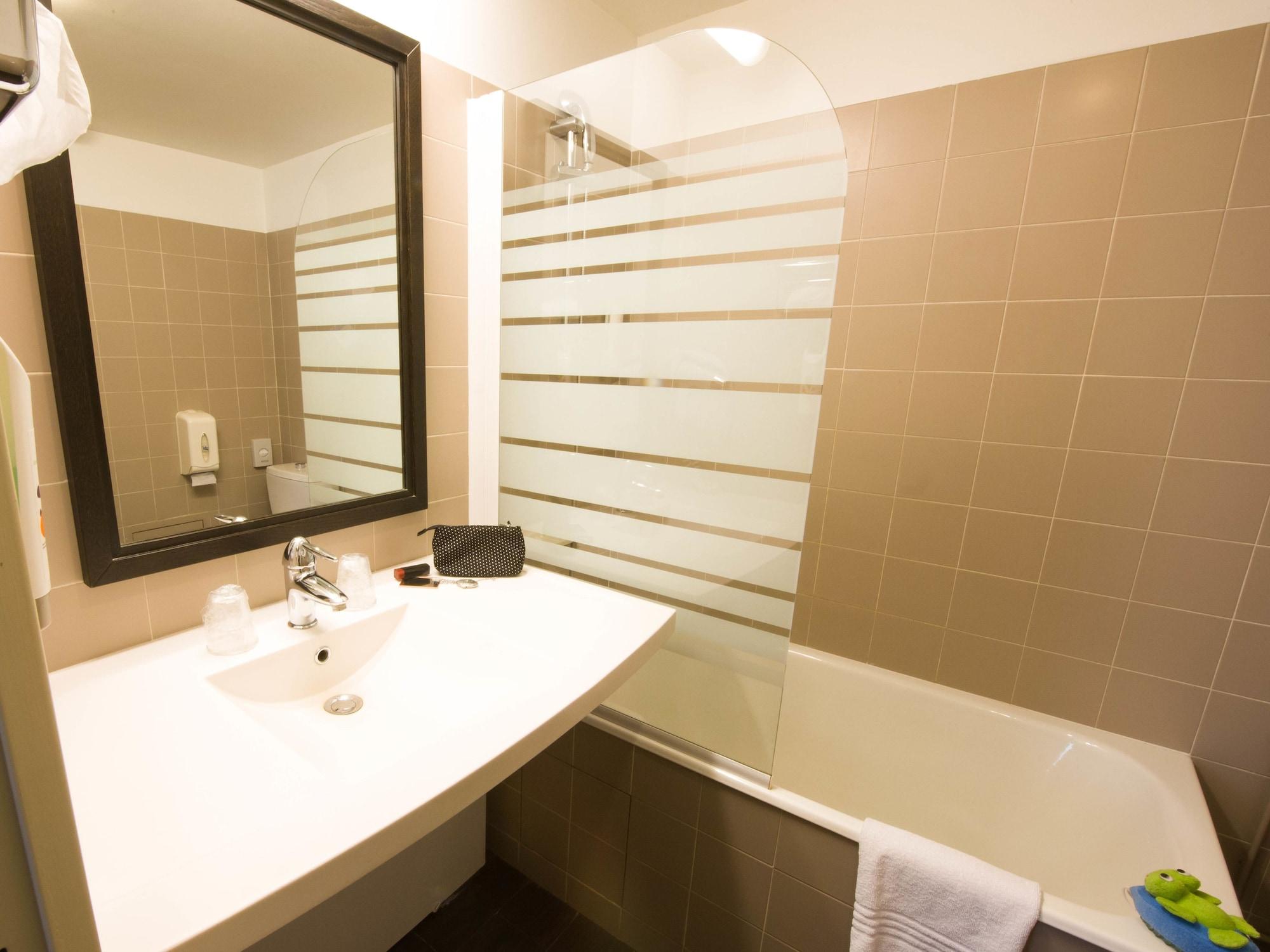 Ibis Styles Nantes Centre Place Royale Exterior foto